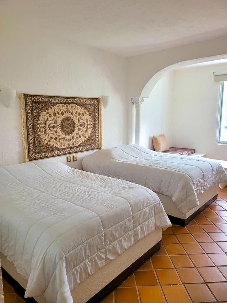 Finding air-conditioned rooms in Puerto Escondido can be a challenge but Hotel Aldea del Bazar offers this in their spacious rooms.