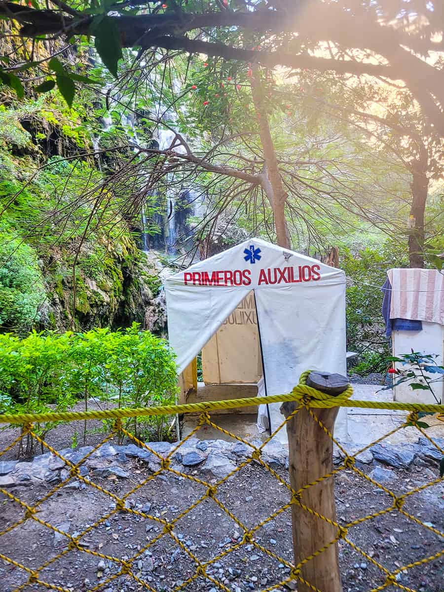 A first aid tent off the path to the cave at Grutas Tolantongo.